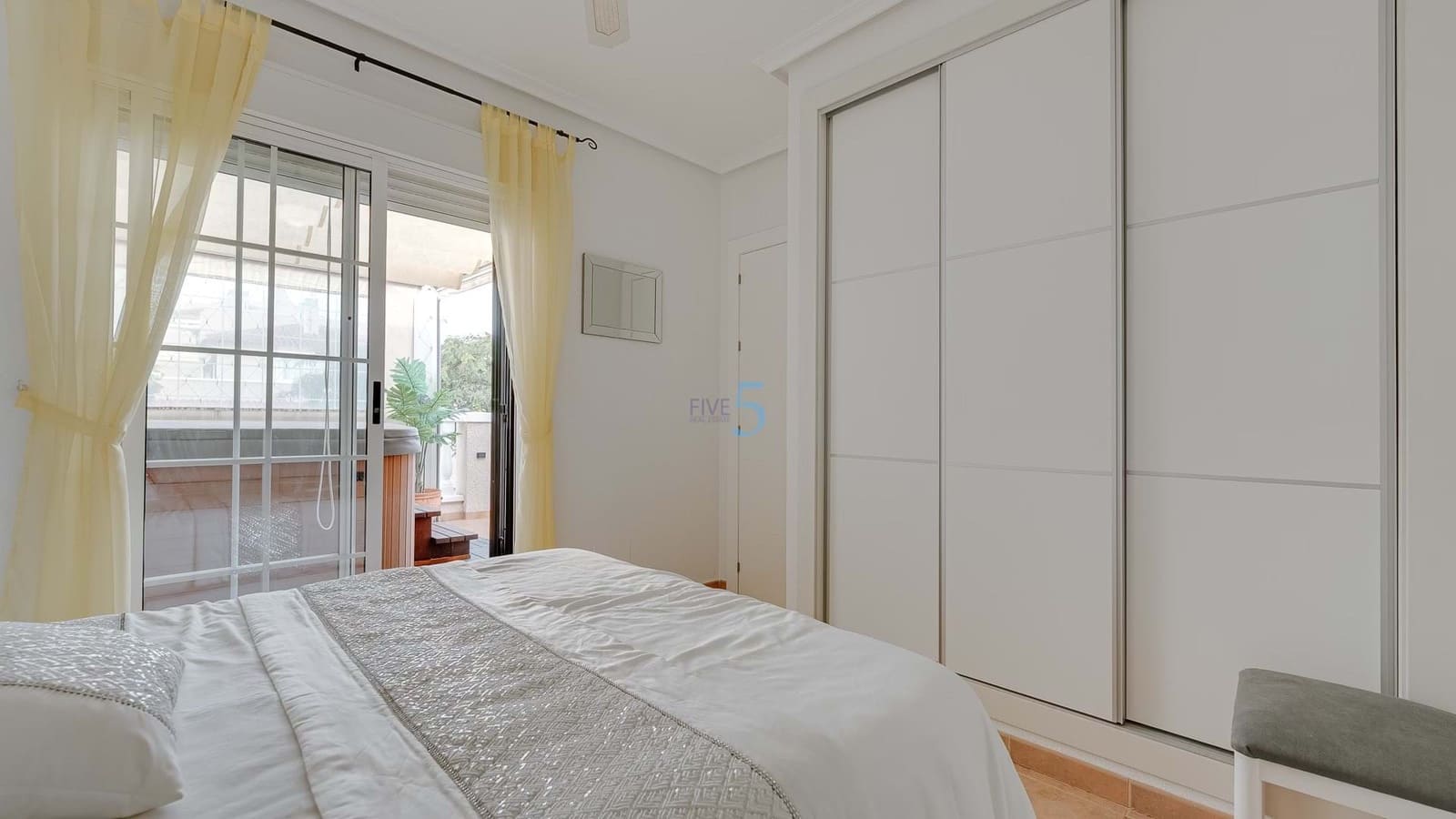 3 chambre Appartement à vendre à Guardamar del Segura avec piscine garage - 175 000 € (Ref: 9279894)