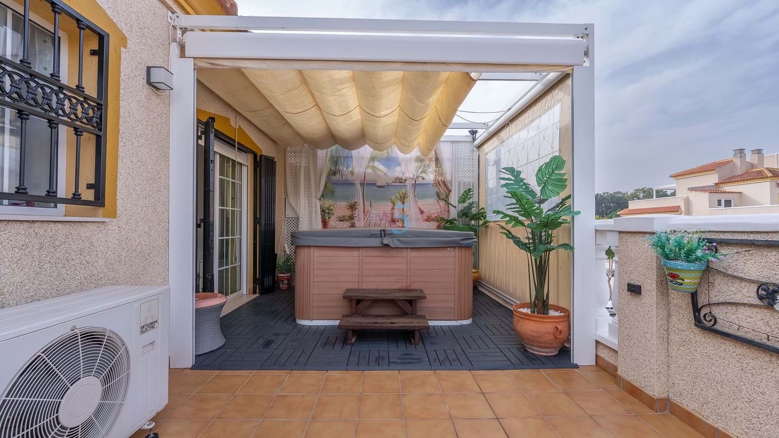 3 chambre Appartement à vendre à Guardamar del Segura avec piscine garage - 175 000 € (Ref: 9279894)