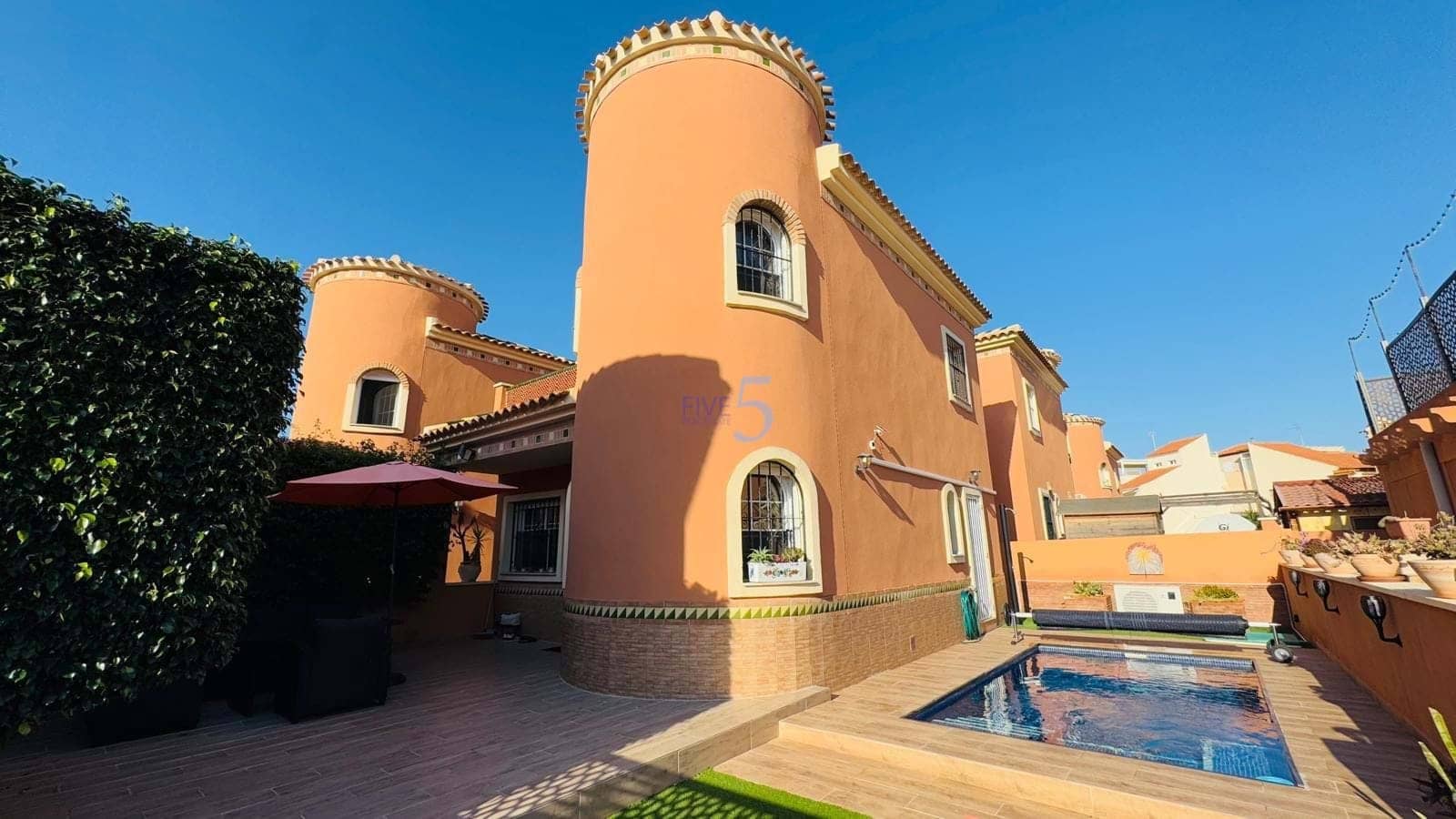 3 chambre Villa/Maison à vendre à Playa Flamenca avec piscine - 269 000 € (Ref: 9283066)