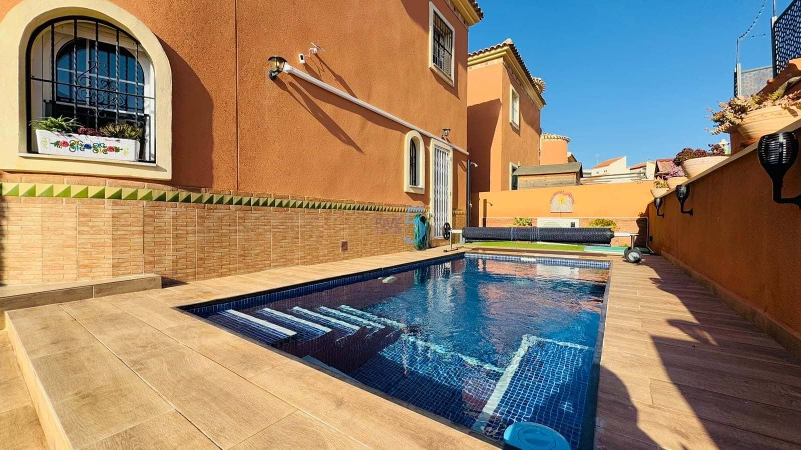 3 chambre Villa/Maison à vendre à Playa Flamenca avec piscine - 269 000 € (Ref: 9283066)