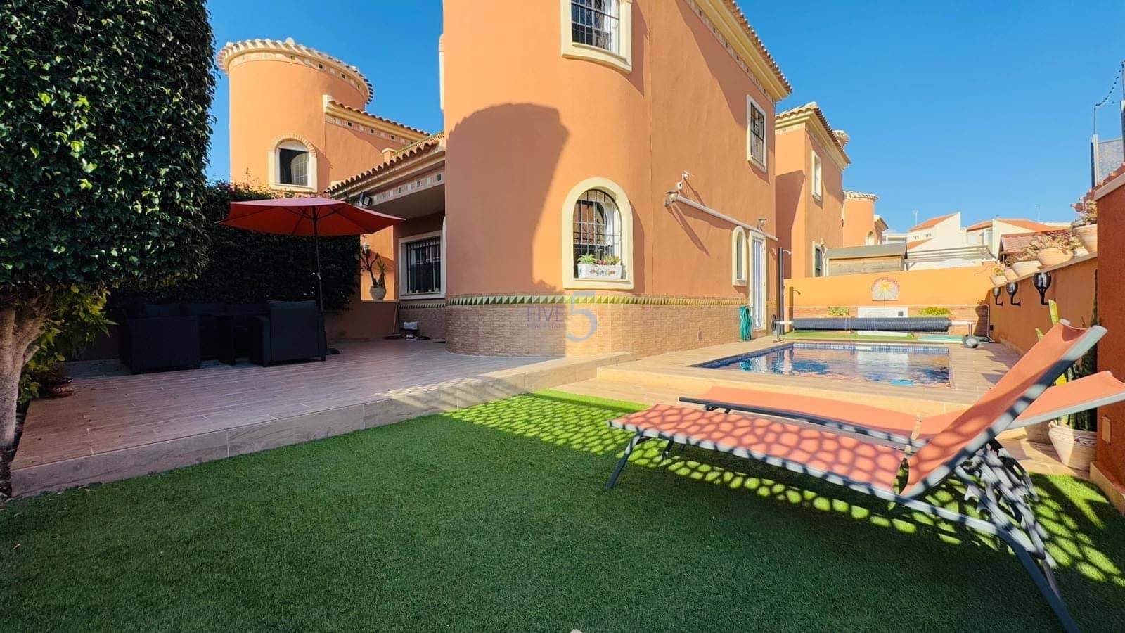 3 chambre Villa/Maison à vendre à Playa Flamenca avec piscine - 269 000 € (Ref: 9283066)