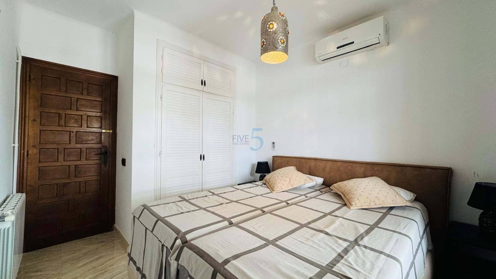 4 quarto Moradia para venda em Villamartin com piscina garagem - 770 000 € (Ref: 9293802)