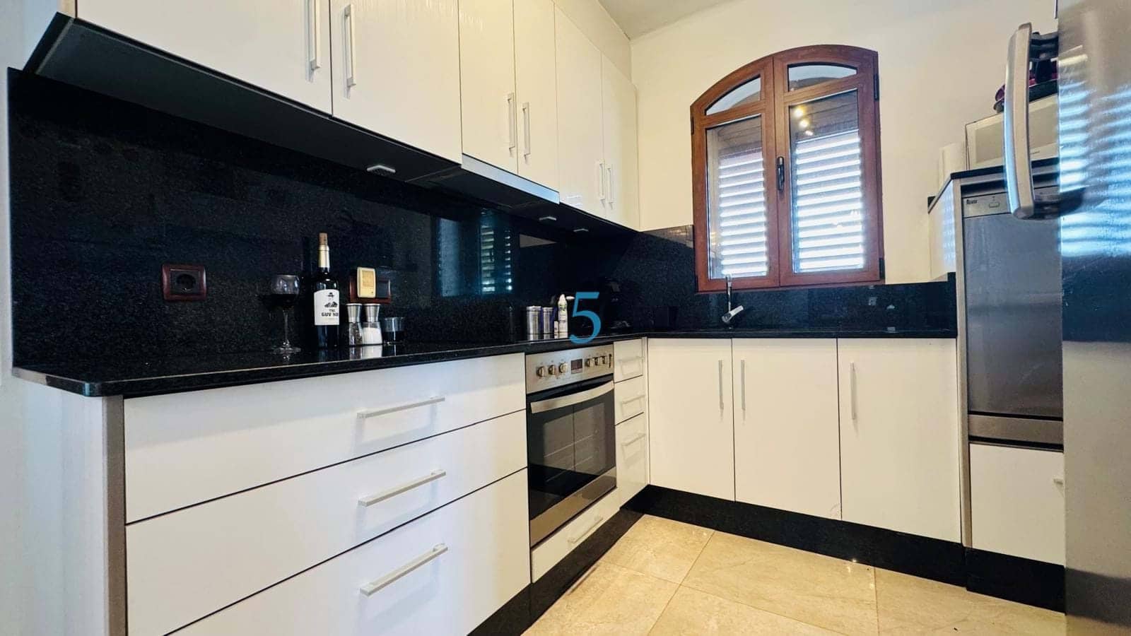 4 quarto Moradia para venda em Villamartin com piscina garagem - 770 000 € (Ref: 9293802)