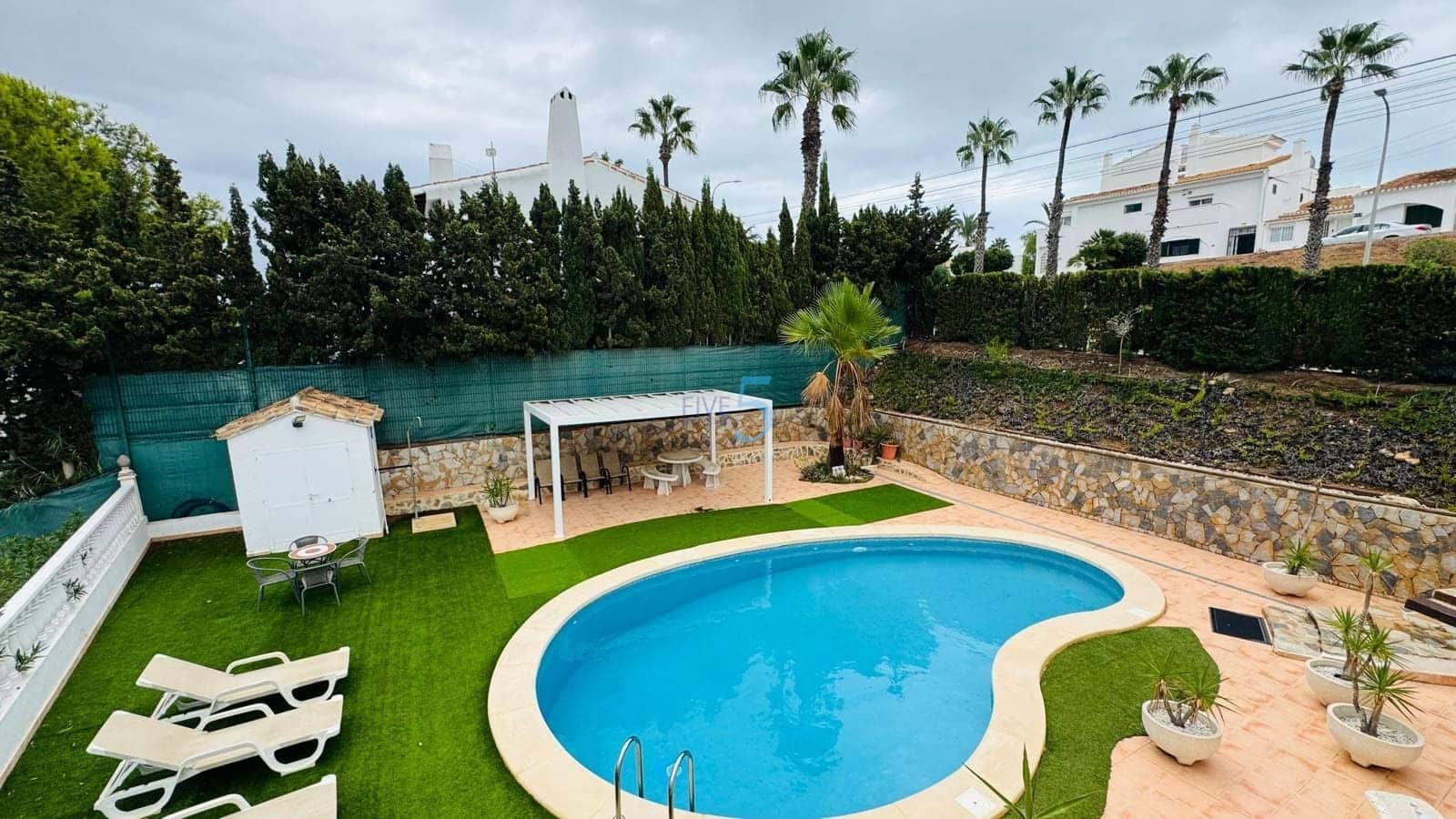 4 quarto Moradia para venda em Villamartin com piscina garagem - 770 000 € (Ref: 9293802)