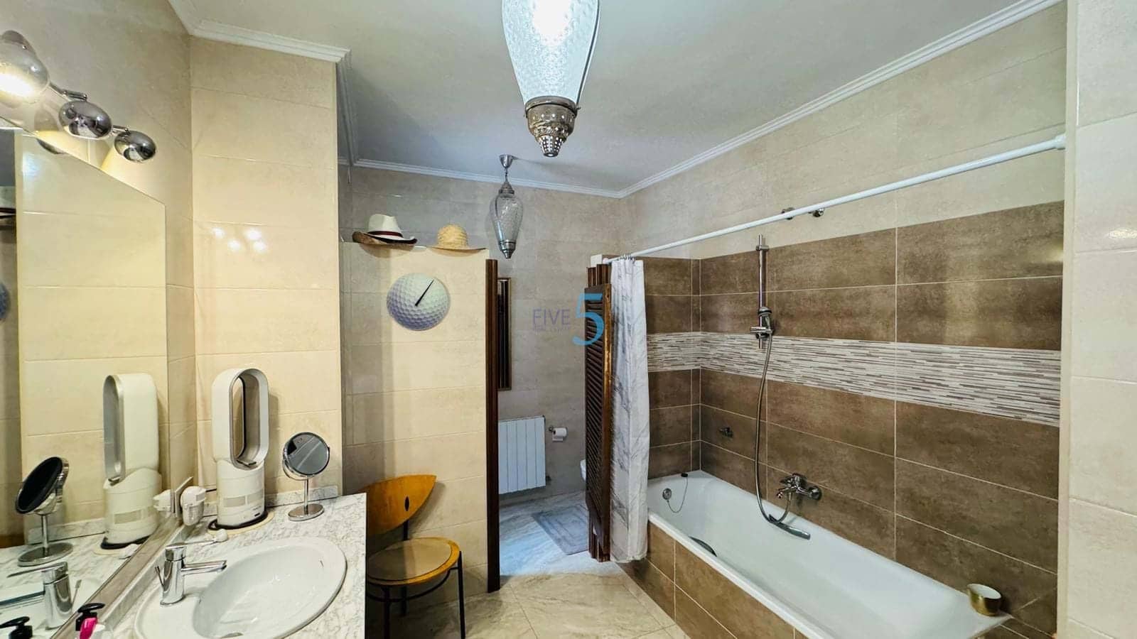 4 quarto Moradia para venda em Villamartin com piscina garagem - 770 000 € (Ref: 9293802)