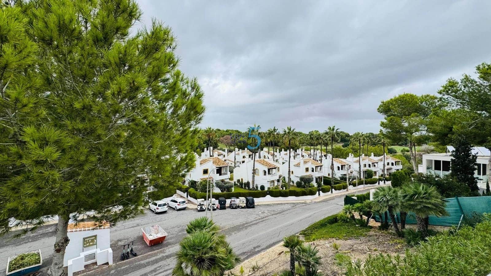 4 quarto Moradia para venda em Villamartin com piscina garagem - 770 000 € (Ref: 9293802)