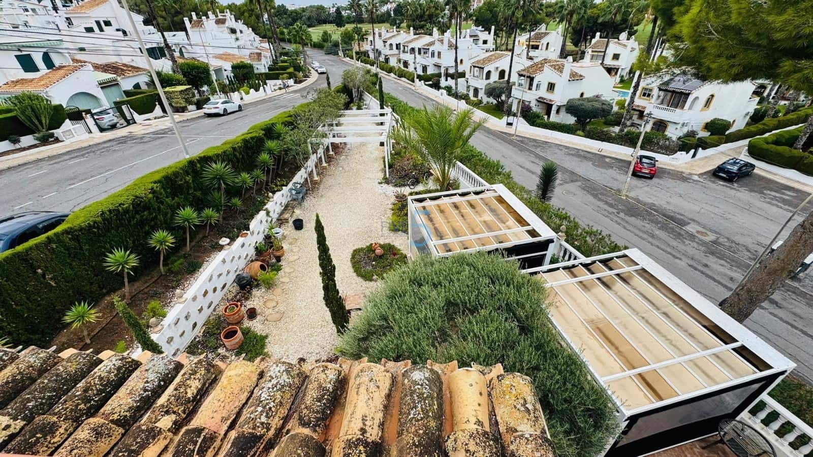 4 quarto Moradia para venda em Villamartin com piscina garagem - 770 000 € (Ref: 9293802)