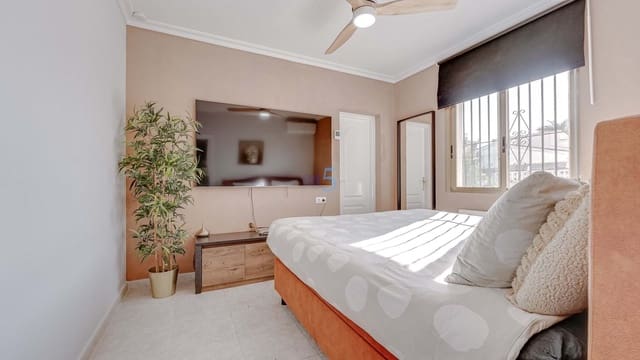 3 soveværelse Villa til salg i Ciudad Quesada, Rojales med swimmingpool - € 398.000 (Ref: 9294960)