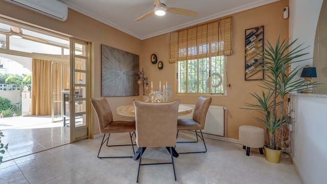 3 soveværelse Villa til salg i Ciudad Quesada, Rojales med swimmingpool - € 398.000 (Ref: 9294960)