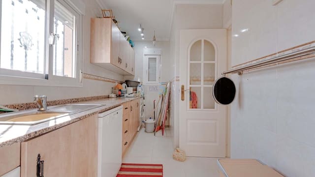 4 soveværelse Villa til salg i Ciudad Quesada, Rojales med swimmingpool - € 195.000 (Ref: 9297427)