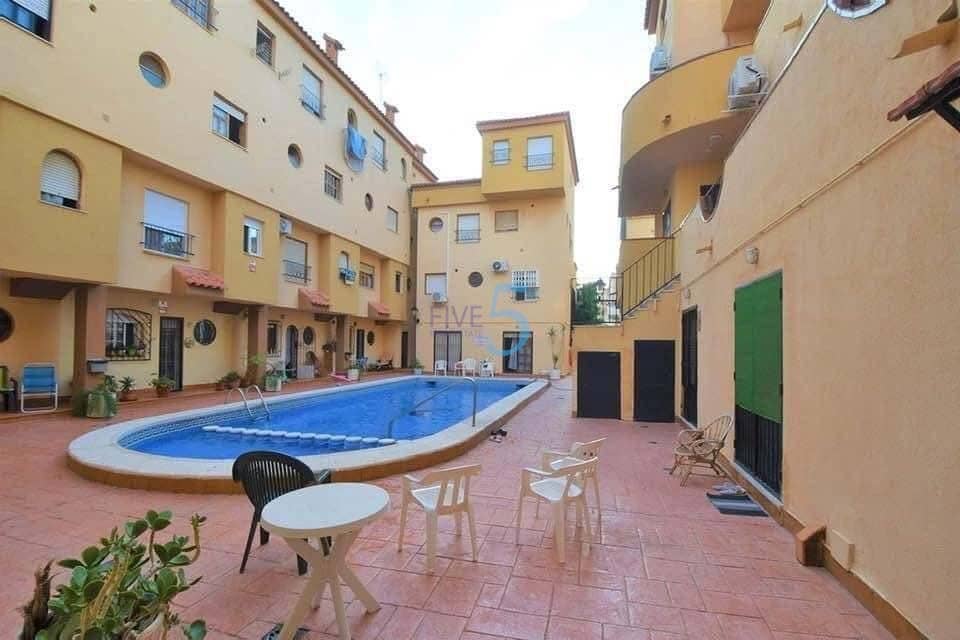 2 sovrum Lägenhet till salu i Torrevieja med pool - 130 000 € (Ref: 9298925)