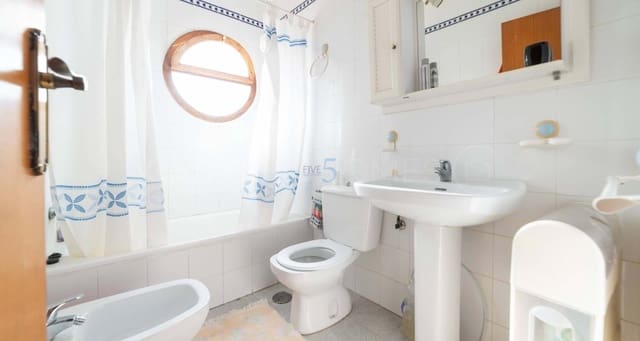 2 bedroom Apartment for sale in Torrevieja with pool - € 130,000 (Ref: 9298925)