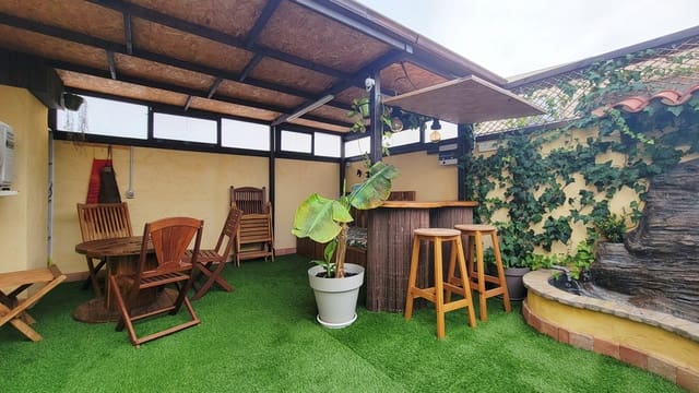 4 bedroom Townhouse for sale in San Pedro del Pinatar with garage - € 289,000 (Ref: 9298926)