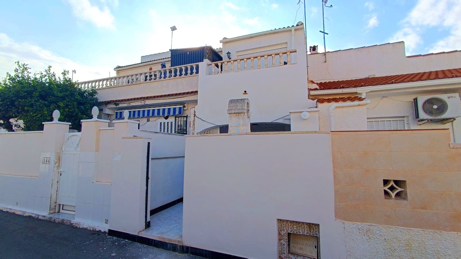 2 camera da letto Casa in vendita in Torrevieja con piscina - 120.000 € (Rif: 9298927)