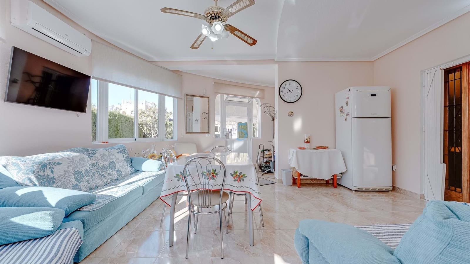 3 chambre Villa/Maison à vendre à Playa Flamenca avec piscine garage - 570 000 € (Ref: 9301894)