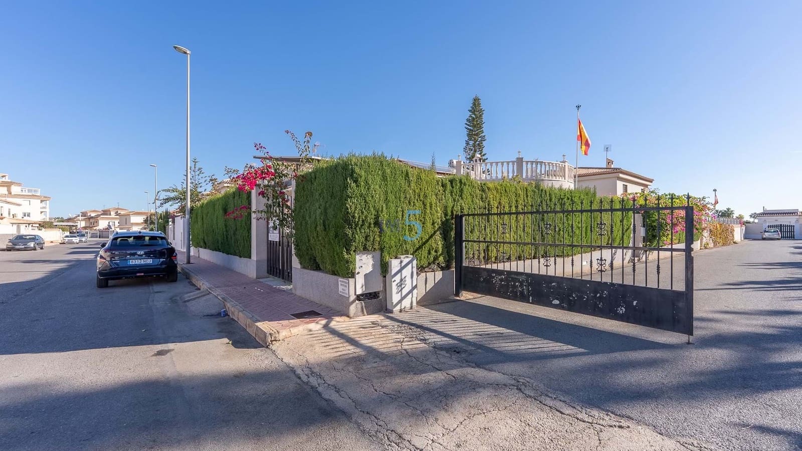 3 chambre Villa/Maison à vendre à Playa Flamenca avec piscine garage - 570 000 € (Ref: 9301894)