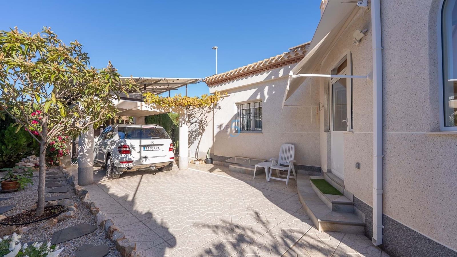 3 chambre Villa/Maison à vendre à Playa Flamenca avec piscine garage - 570 000 € (Ref: 9301894)