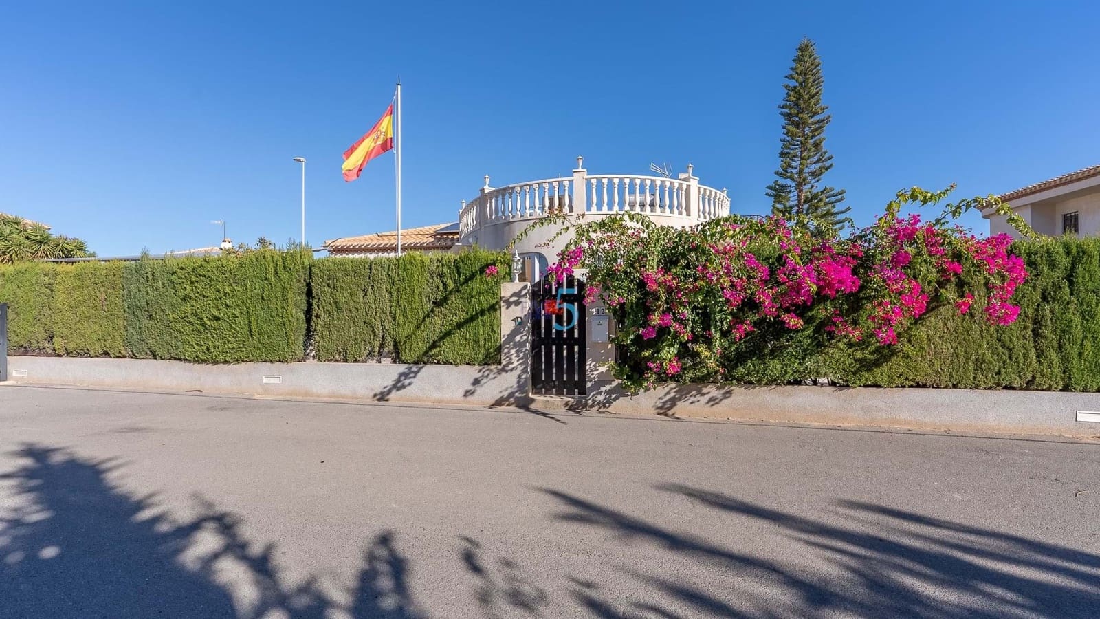 3 chambre Villa/Maison à vendre à Playa Flamenca avec piscine garage - 570 000 € (Ref: 9301894)