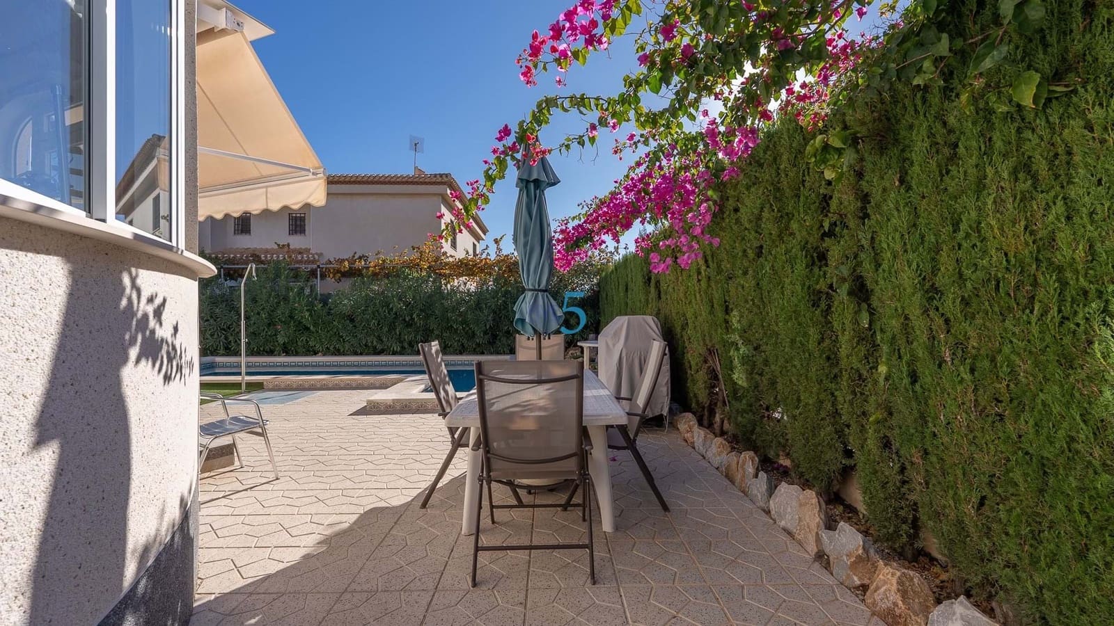 3 chambre Villa/Maison à vendre à Playa Flamenca avec piscine garage - 570 000 € (Ref: 9301894)