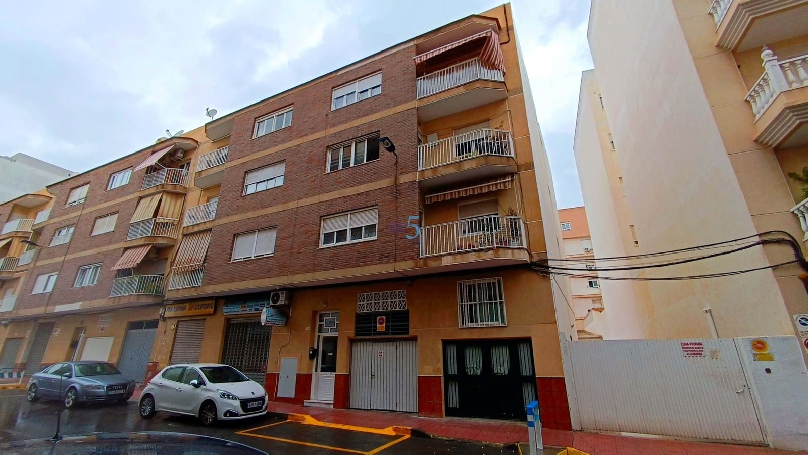 4 soveværelse Lejlighed til salg i Torrevieja med garage - € 175.000 (Ref: 9303859)