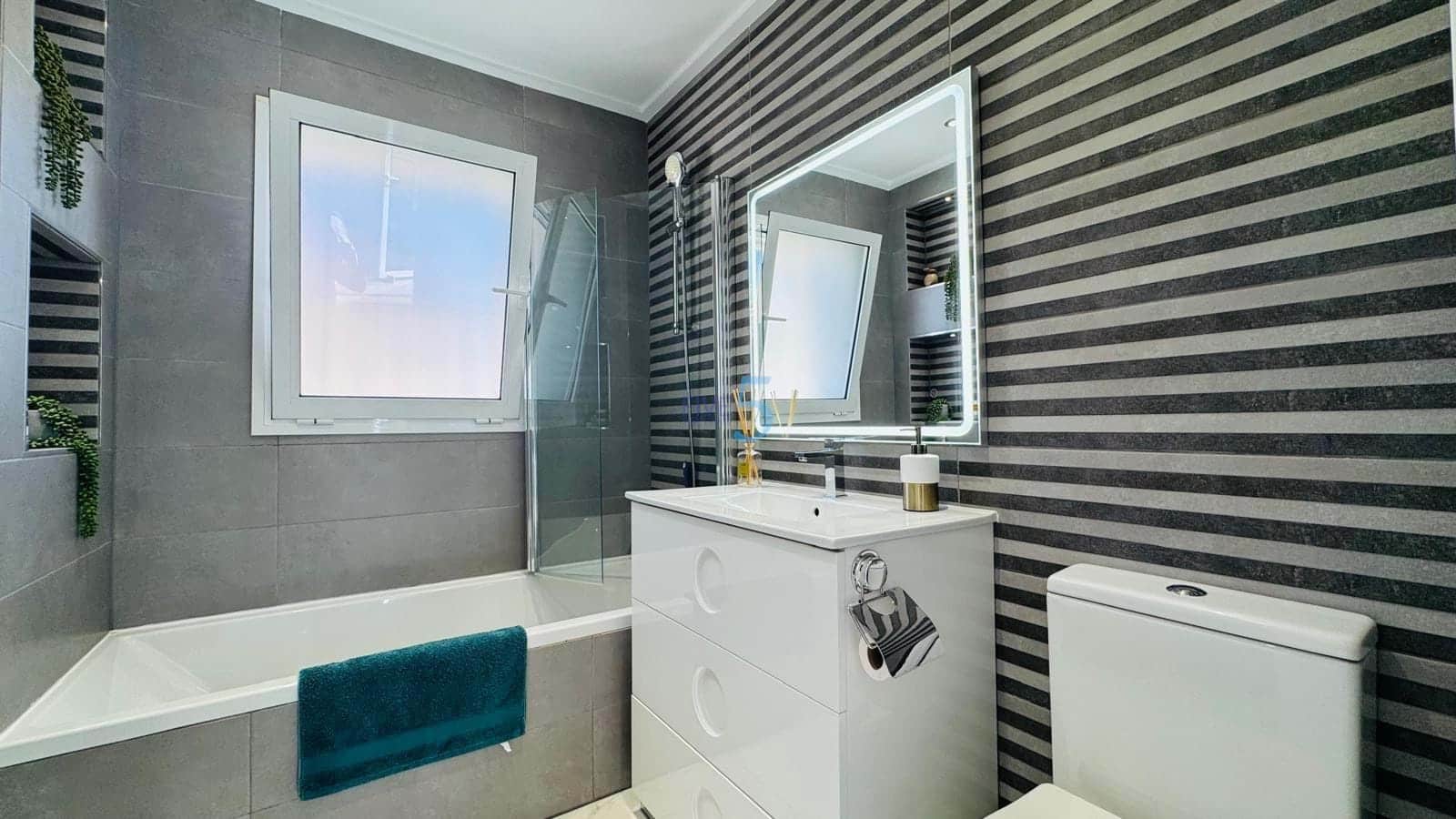 3 chambre Villa/Maison à vendre à Villamartin avec piscine garage - 465 000 € (Ref: 9311616)