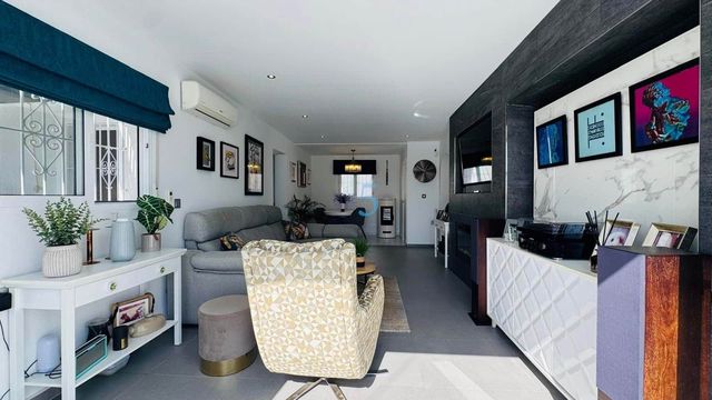 3 chambre Villa/Maison à vendre à Villamartin, Orihuela avec piscine garage - 465 000 € (Ref: 9311616)