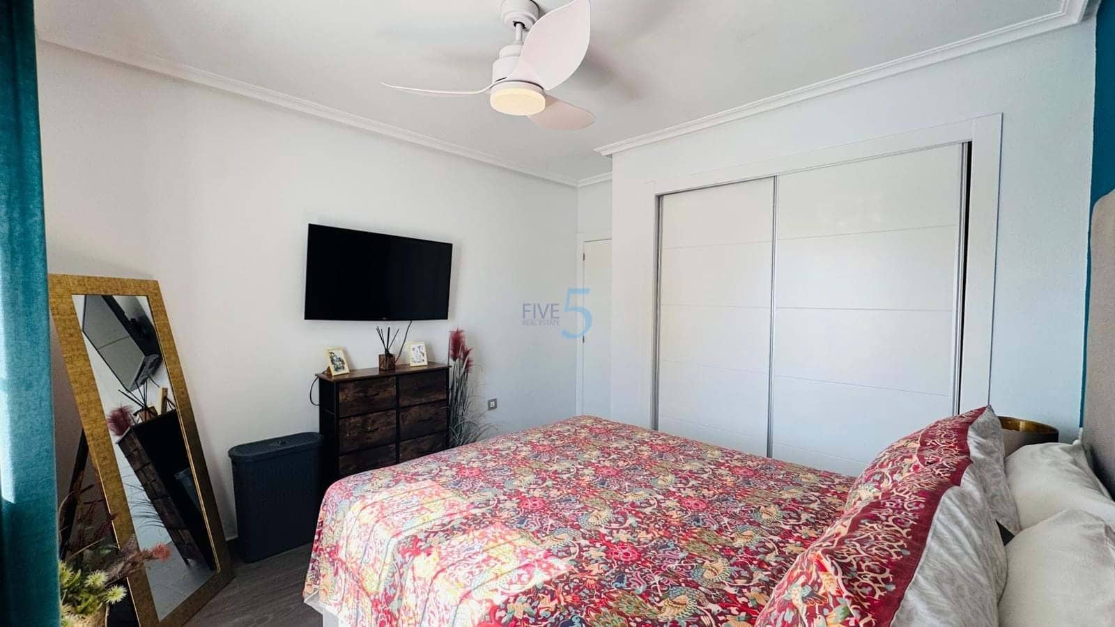 3 chambre Villa/Maison à vendre à Villamartin avec piscine garage - 465 000 € (Ref: 9311616)