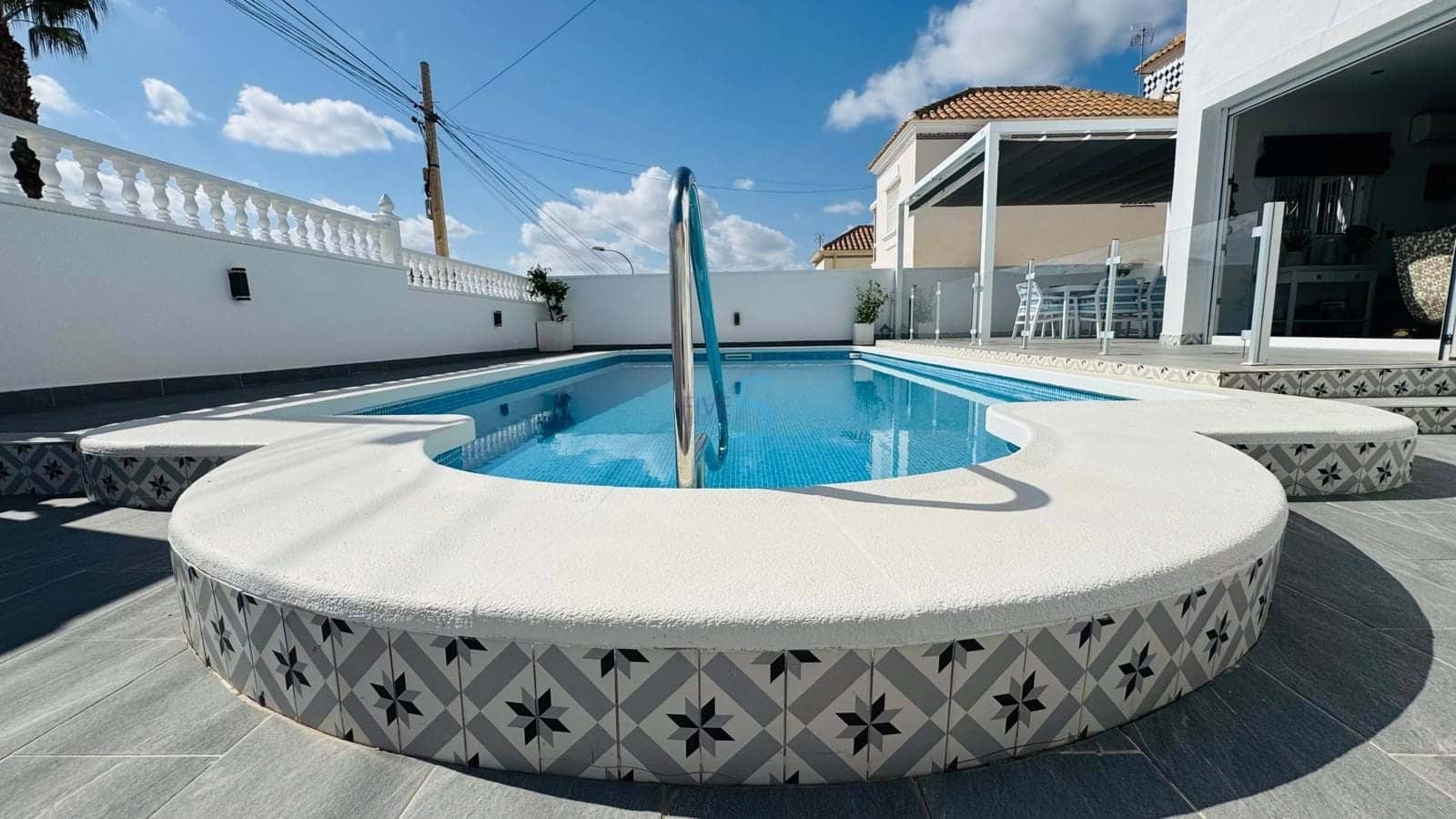 3 chambre Villa/Maison à vendre à Villamartin avec piscine garage - 465 000 € (Ref: 9311616)