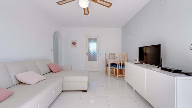 Apartamento de 2 habitaciones en Torrevieja en venta con piscina - 139.000 € (Ref: 9312172)