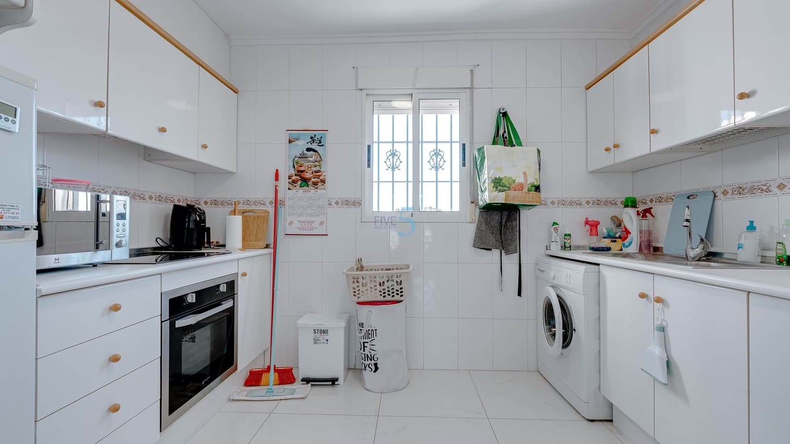 Apartamento de 2 habitaciones en Torrevieja en venta con piscina - 139.000 € (Ref: 9312172)