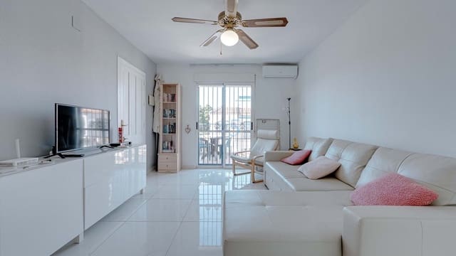 Apartamento de 2 habitaciones en Torrevieja en venta con piscina - 139.000 € (Ref: 9312172)