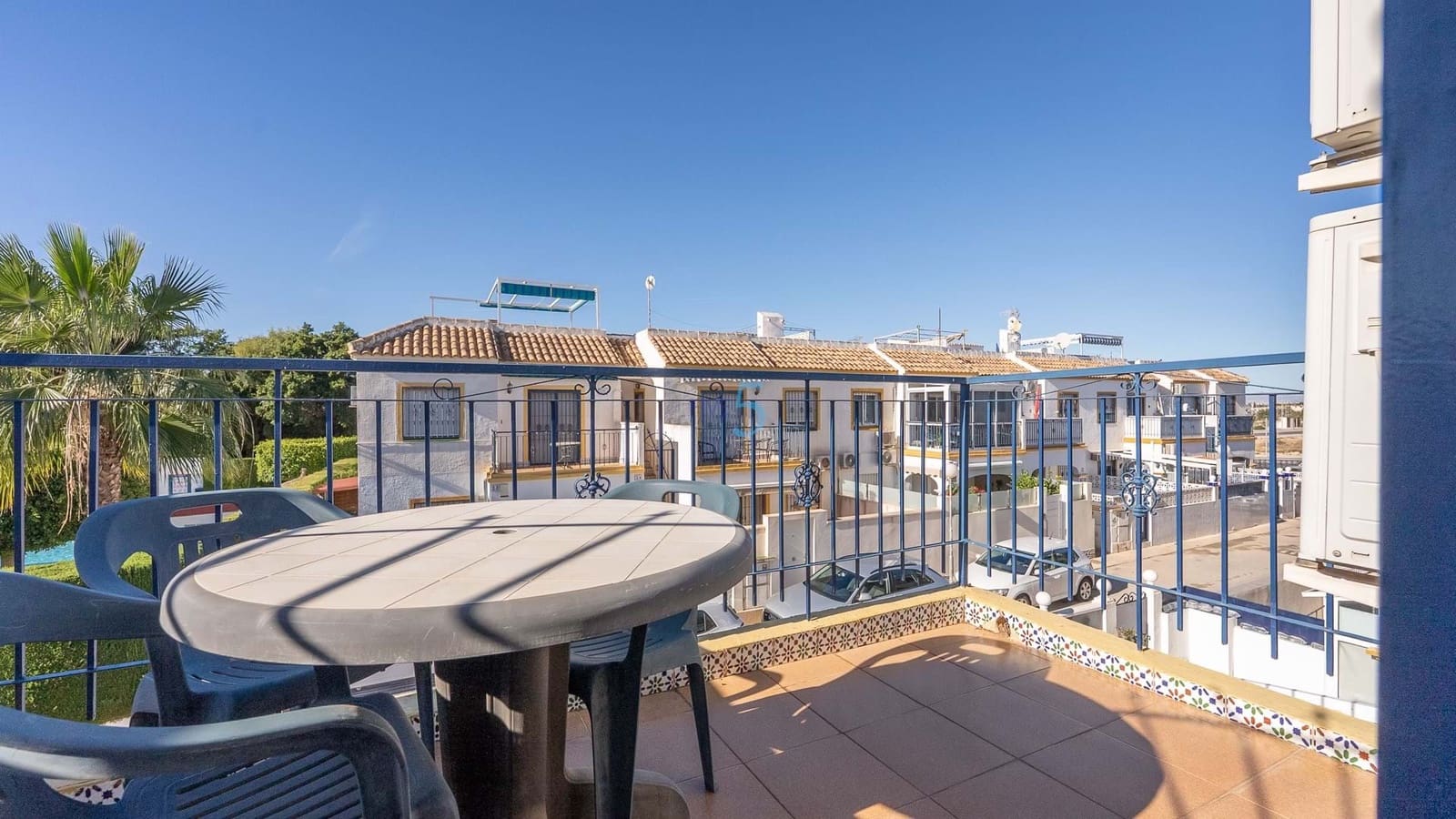 Apartamento de 2 habitaciones en Torrevieja en venta con piscina - 139.000 € (Ref: 9312172)