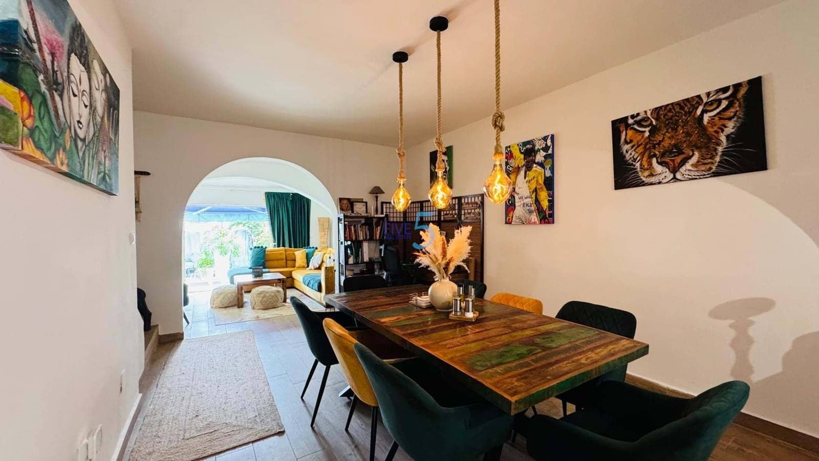 Casa de 3 habitaciones en Villamartin en venta con piscina - 255.000 € (Ref: 9319905)