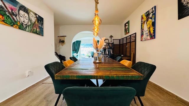 Casa de 3 habitaciones en Villamartin, Orihuela en venta con piscina - 255.000 € (Ref: 9319905)