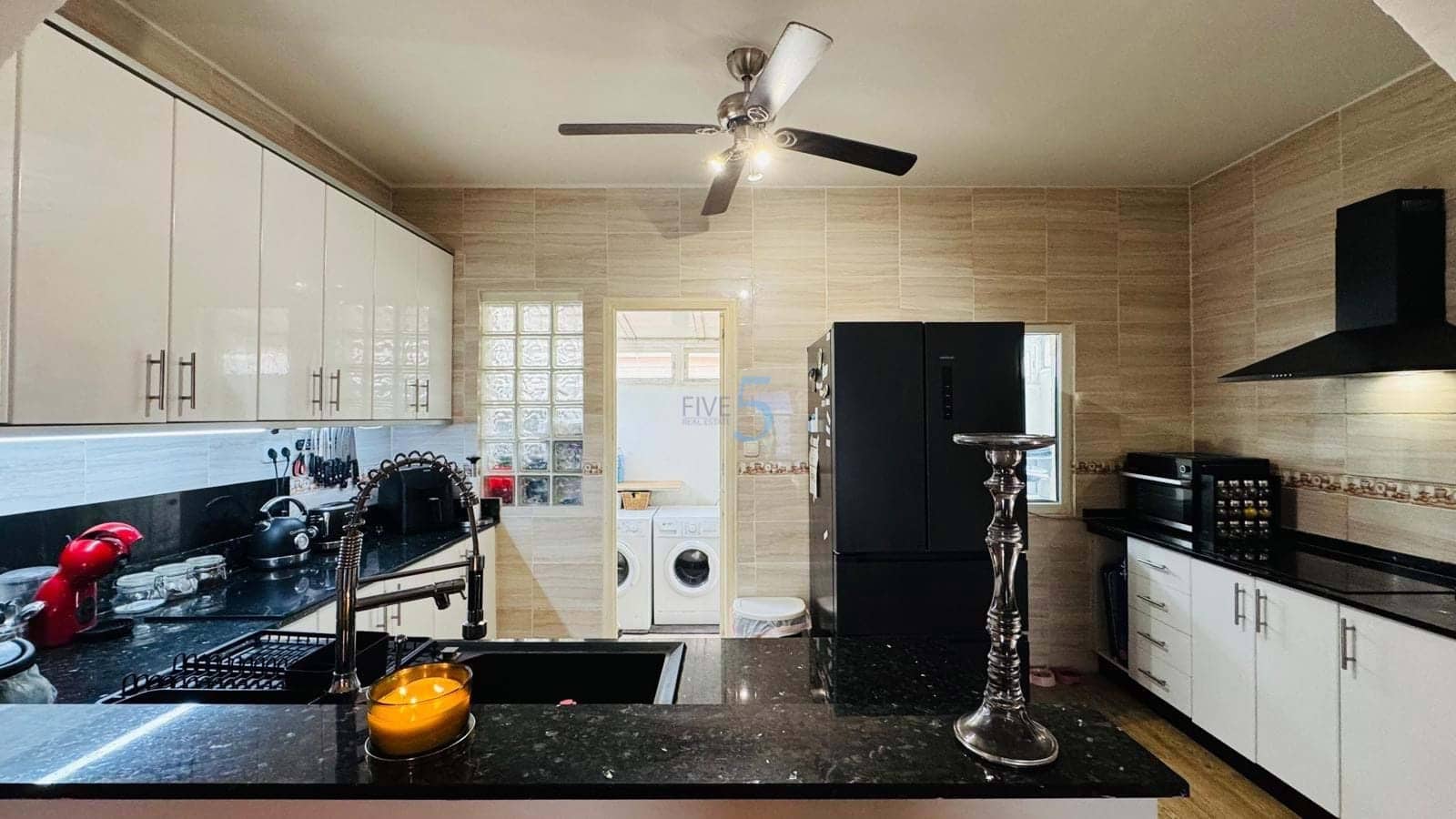 Casa de 3 habitaciones en Villamartin en venta con piscina - 255.000 € (Ref: 9319905)