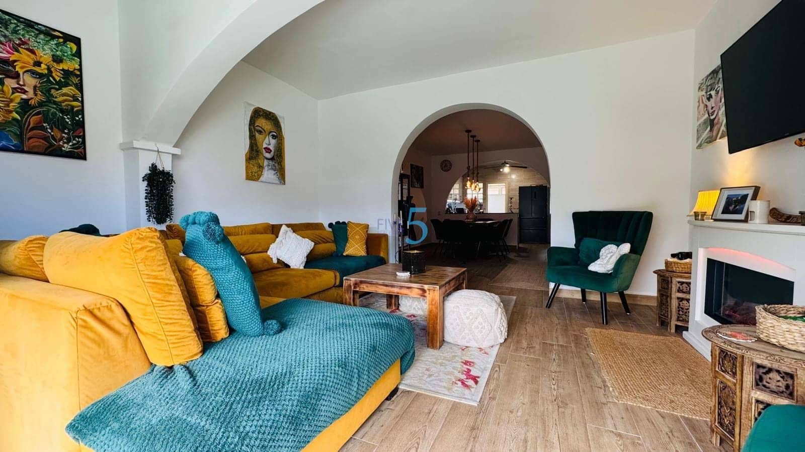 Casa de 3 habitaciones en Villamartin en venta con piscina - 255.000 € (Ref: 9319905)