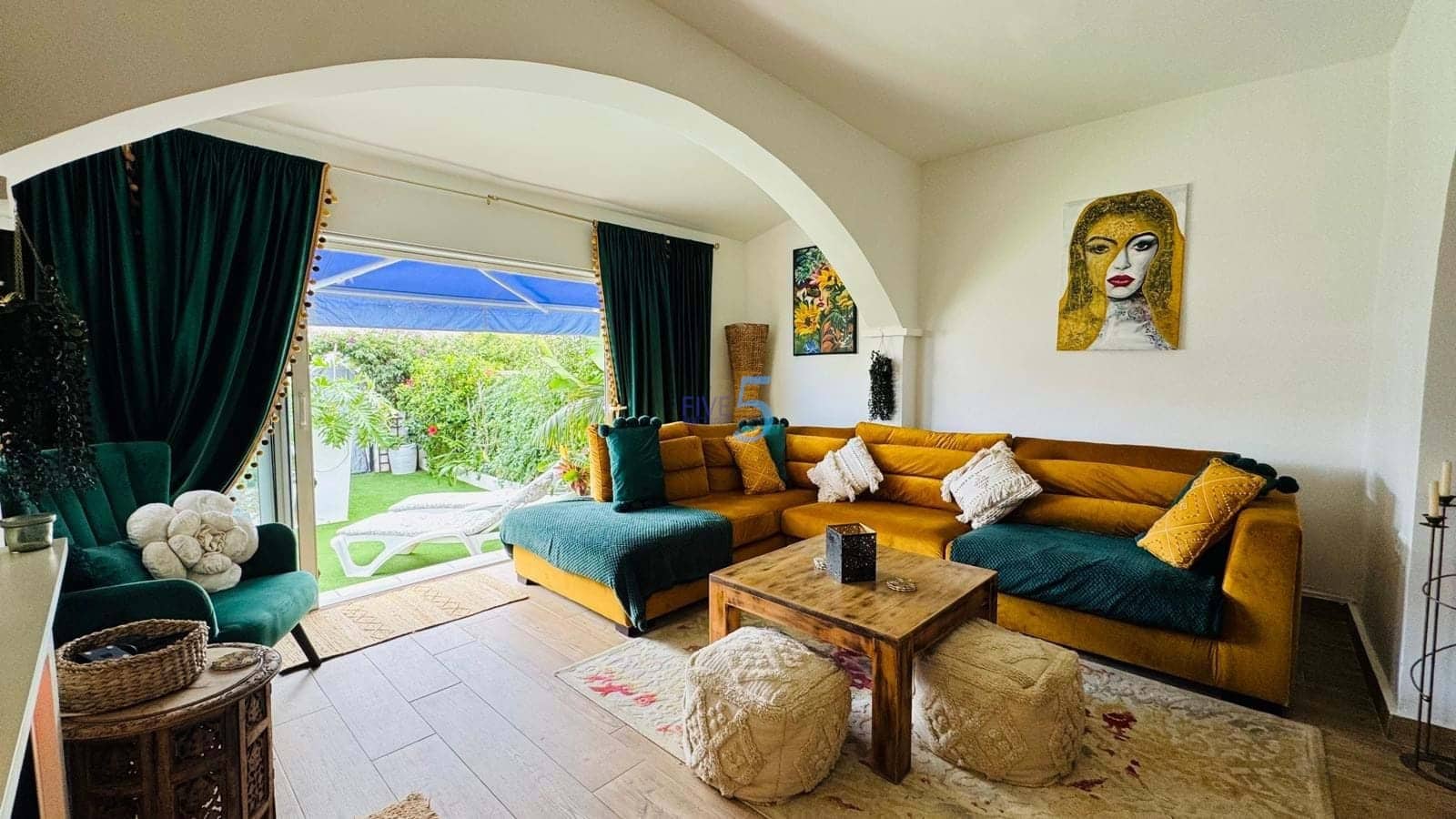 Casa de 3 habitaciones en Villamartin en venta con piscina - 255.000 € (Ref: 9319905)