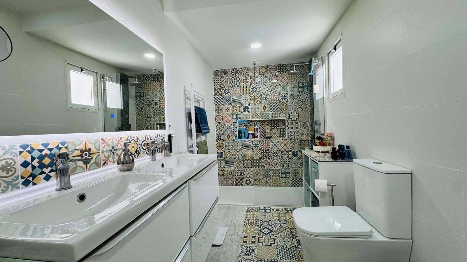 Casa de 3 habitaciones en Villamartin en venta con piscina - 255.000 € (Ref: 9319905)