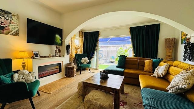 Casa de 3 habitaciones en Villamartin, Orihuela en venta con piscina - 255.000 € (Ref: 9319905)