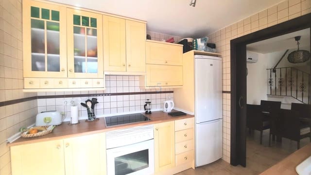 3 bedroom Townhouse for sale in Murcia city with garage - € 165,000 (Ref: 9329696)