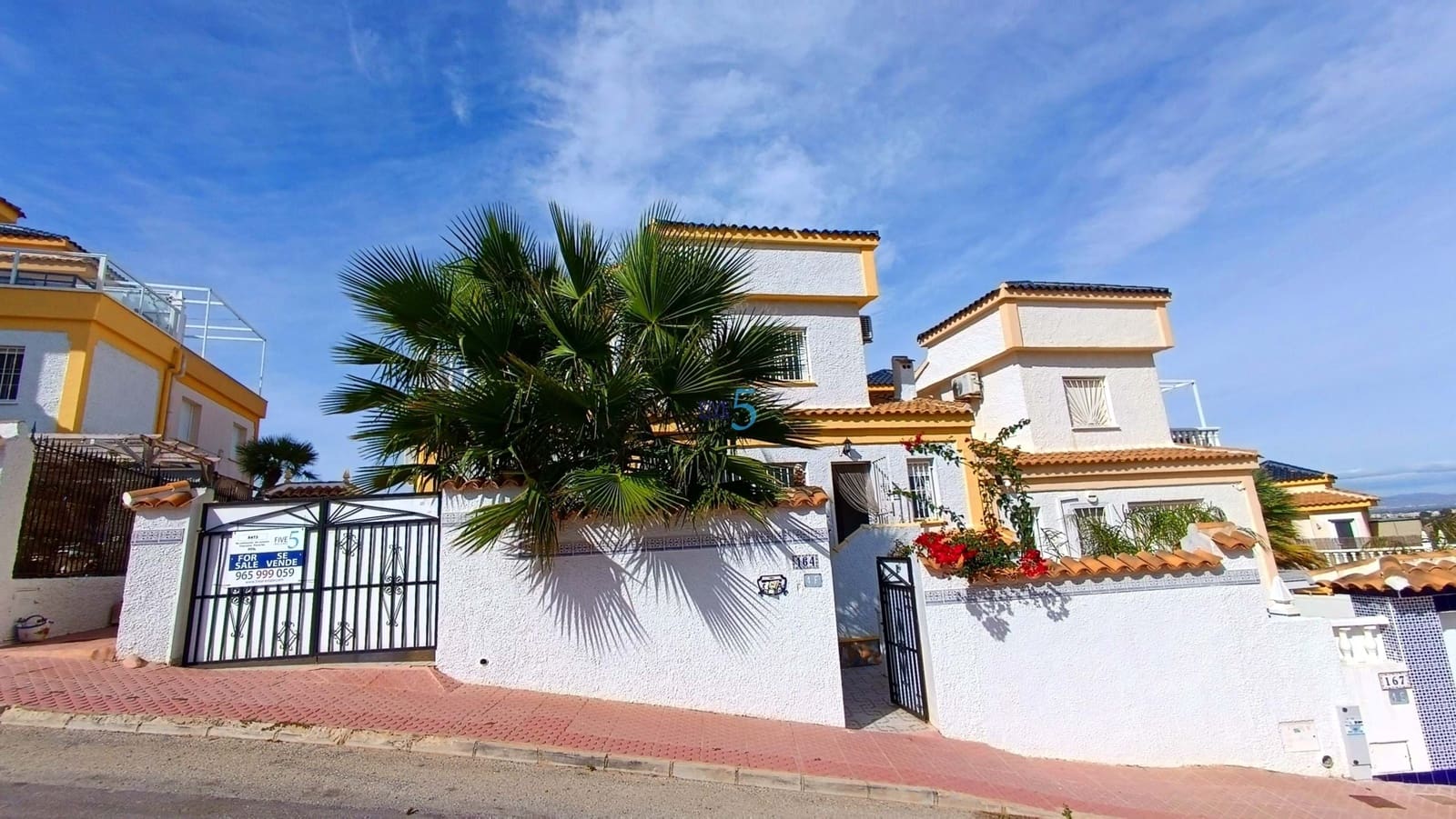 Casa de 3 habitaciones en Ciudad Quesada en venta con piscina - 175.000 € (Ref: 9332684)