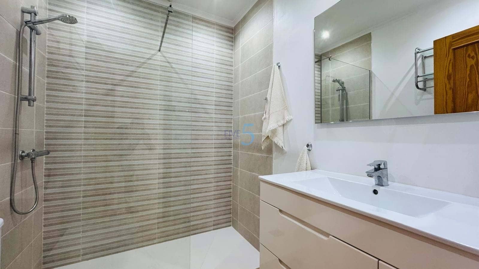 3 soveværelse Byhus til salg i Playa Flamenca med swimmingpool garage - € 224.000 (Ref: 9334222)