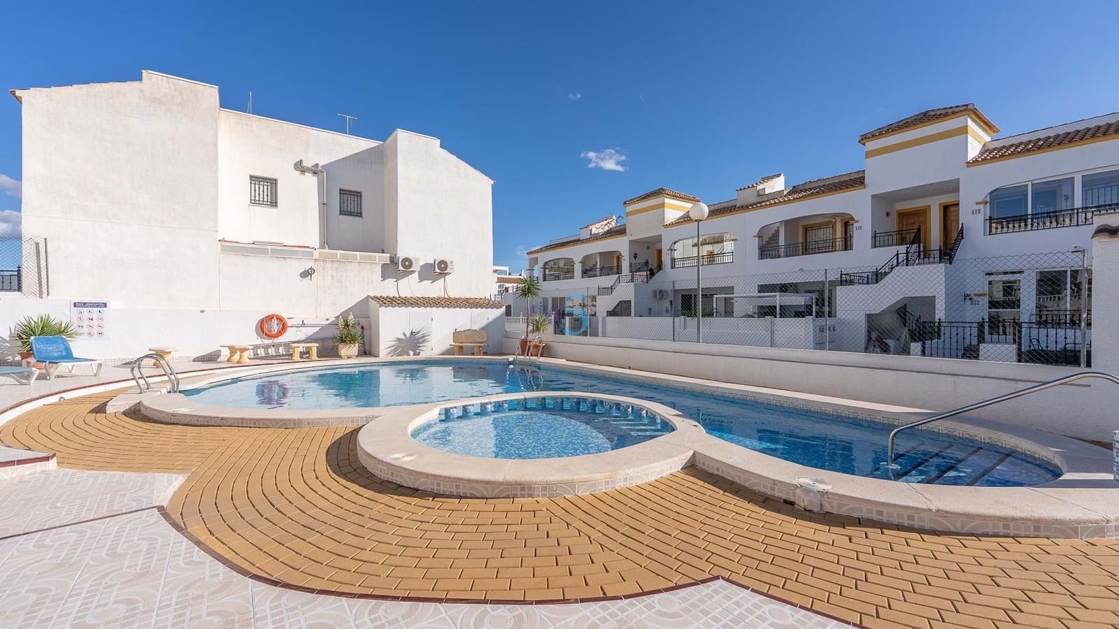 2 chambre Appartement à vendre à Vistabella avec piscine - 109 995 € (Ref: 9343035)