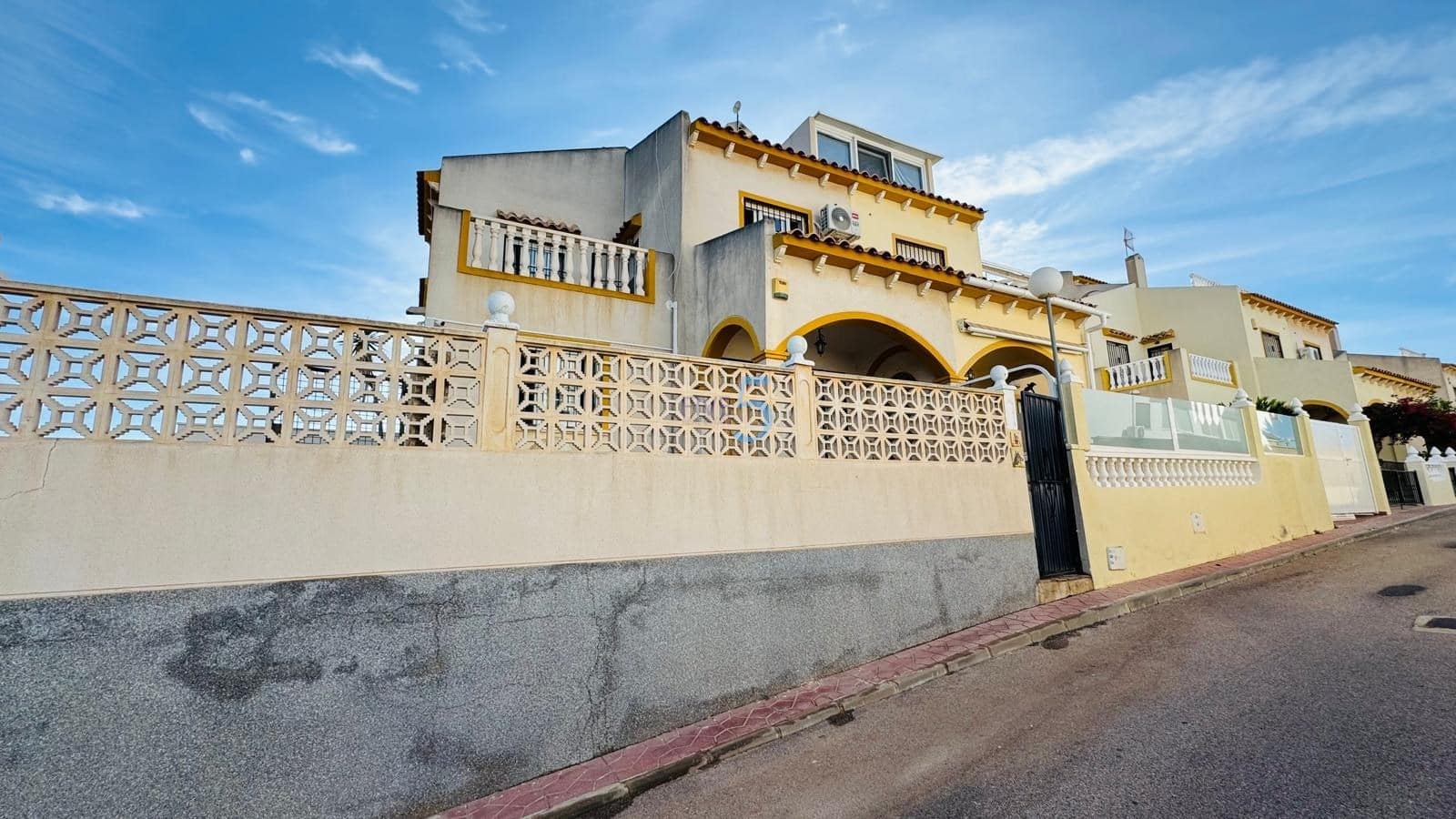 2 soverom Hus til salgs i Playa Flamenca med svømmebasseng - € 225 000 (Ref: 9343877)