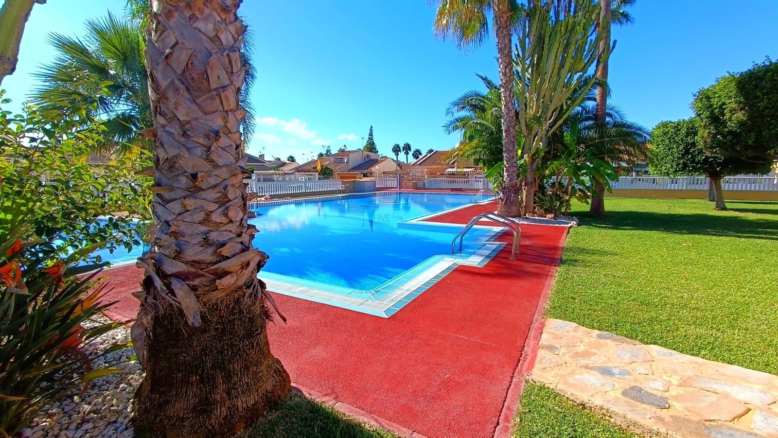 2 chambre Villa/Maison Semi-Mitoyenne à vendre à Torrevieja avec piscine garage - 180 000 € (Ref: 9344015)