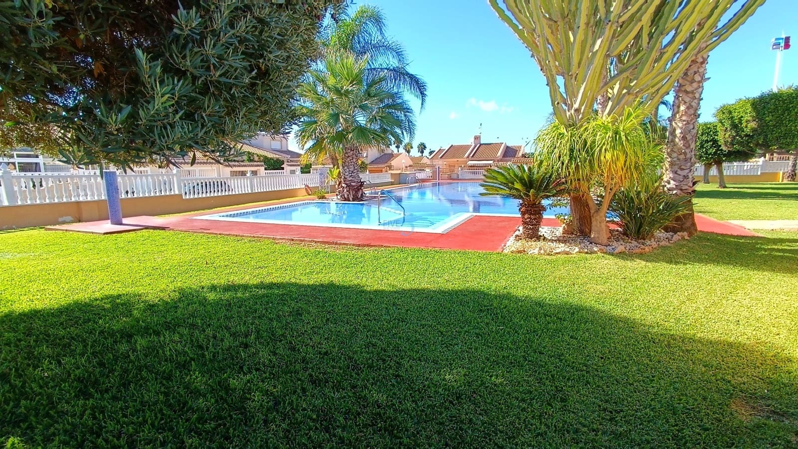 2 chambre Villa/Maison Semi-Mitoyenne à vendre à Torrevieja avec piscine garage - 180 000 € (Ref: 9344015)