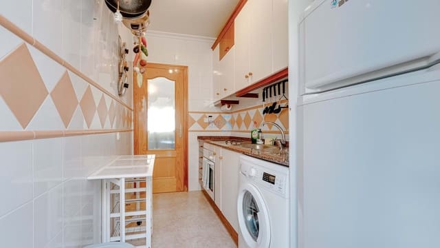 2 chambre Villa/Maison Semi-Mitoyenne à vendre à Torrevieja avec piscine garage - 180 000 € (Ref: 9344015)