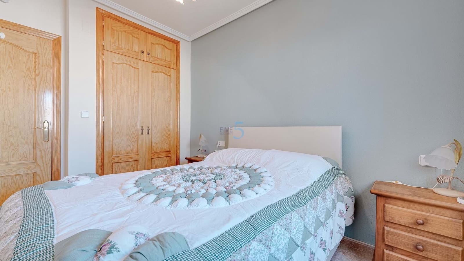 2 chambre Villa/Maison Semi-Mitoyenne à vendre à Torrevieja avec piscine garage - 180 000 € (Ref: 9344015)