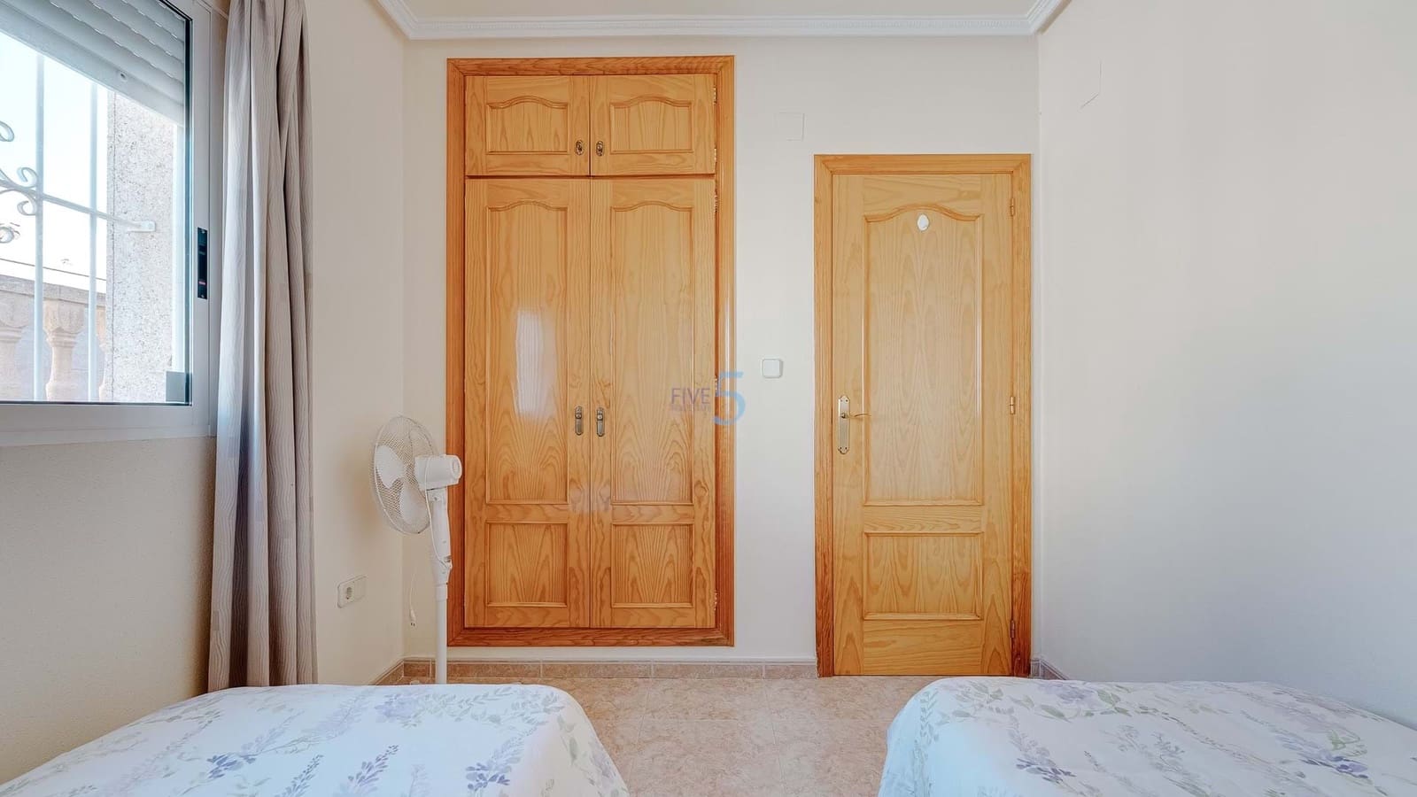 2 chambre Villa/Maison Semi-Mitoyenne à vendre à Torrevieja avec piscine garage - 180 000 € (Ref: 9344015)