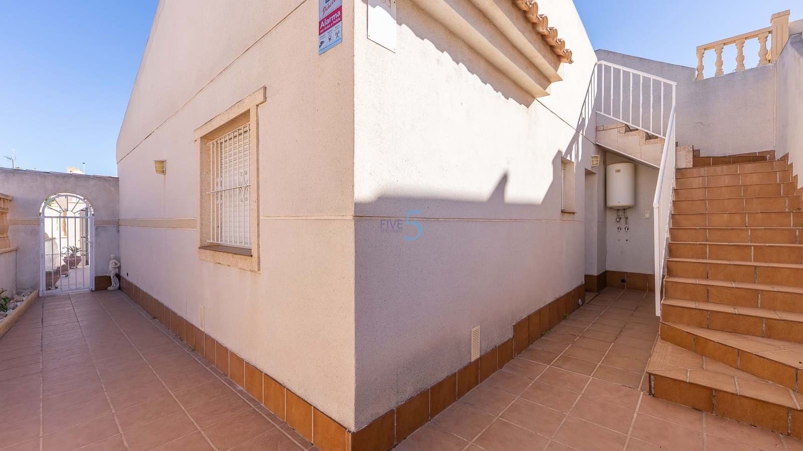 2 chambre Villa/Maison Semi-Mitoyenne à vendre à Torrevieja avec piscine garage - 180 000 € (Ref: 9344015)